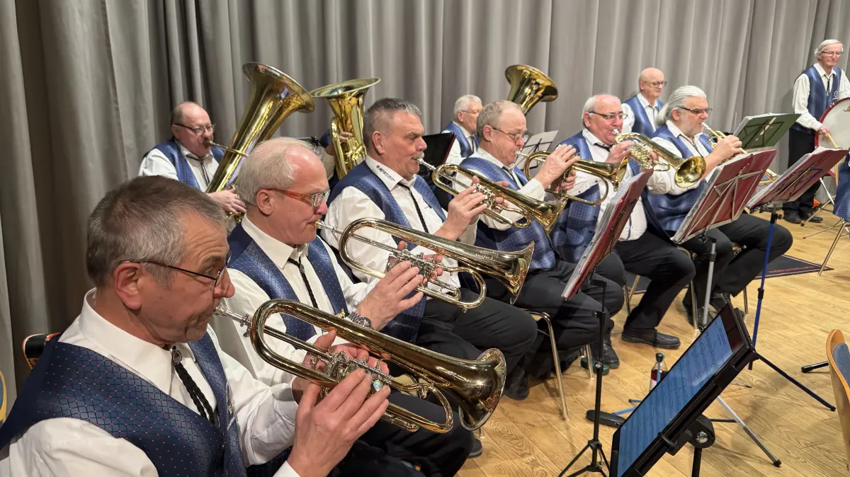 Das Kreisverband-Seniorenorchester hat beim politischen Aschermittwoch in der Hohenzollernhalle in Bisingen musikalisch unterhalten.