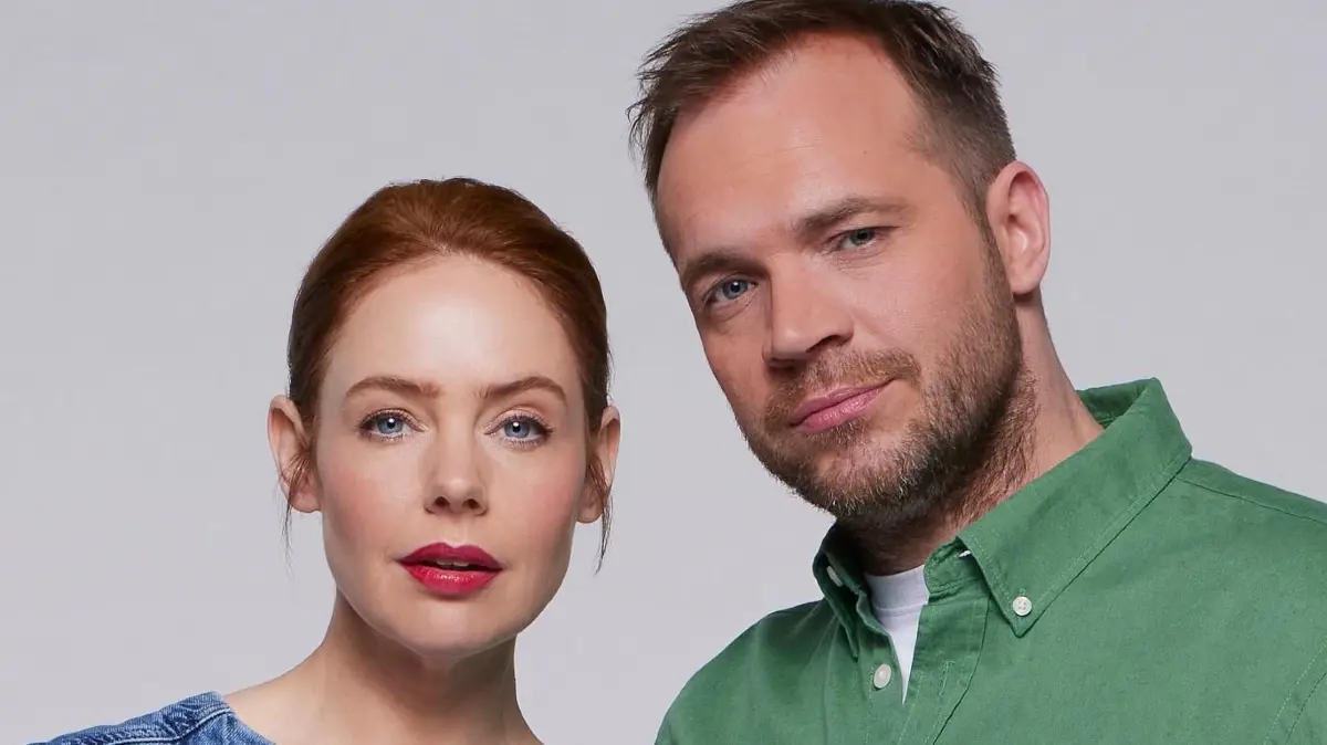 Toni (Olivia Marei) und Erik (Patrick Heinrich) stehen womöglich vor einer Ehekrise.