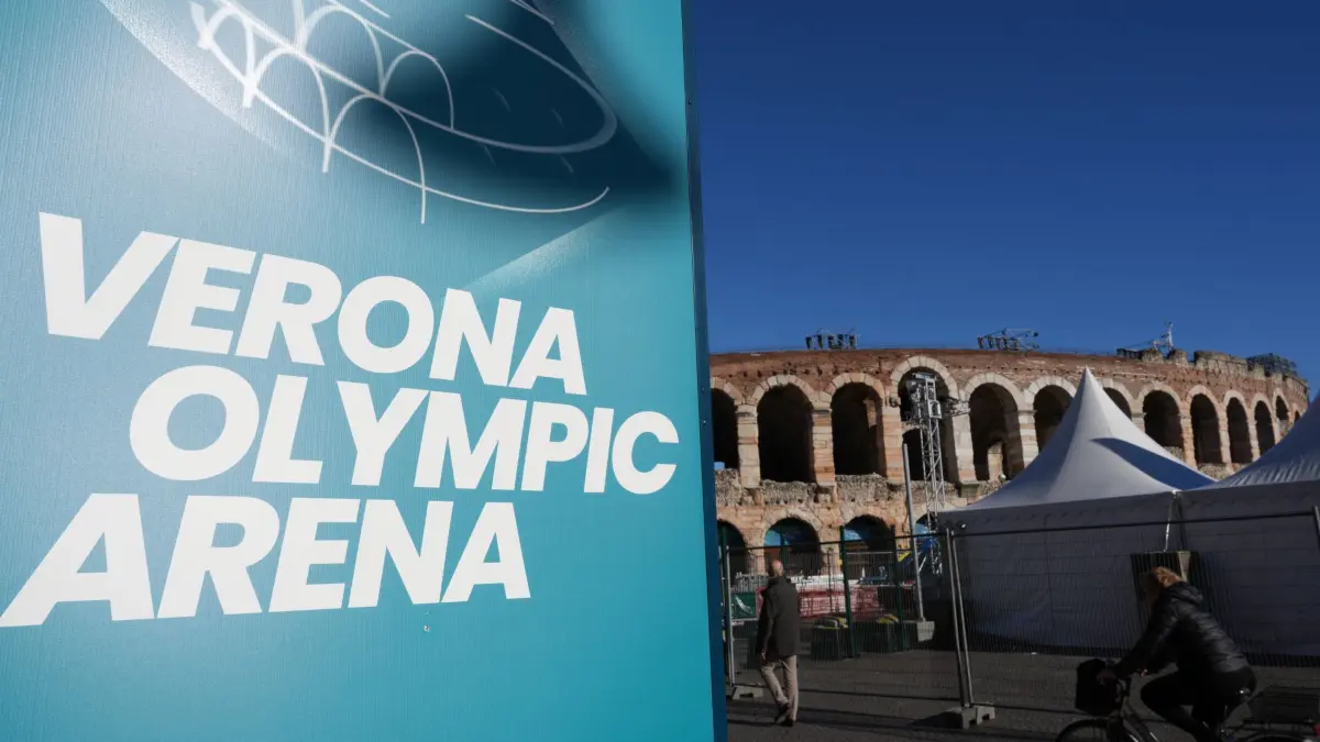 Olympische Winterspiele 2026: 17.02.2026, Italien, Verona: Olympia, Olympische Winterspiele Mailand Cortina 2026, ein Blick auf die Arena vor der Schlussfeier der Olympischen Winterspiele 2026 in Verona. Foto: Antonio Calanni/AP/dpa +++ dpa-Bildfunk +++