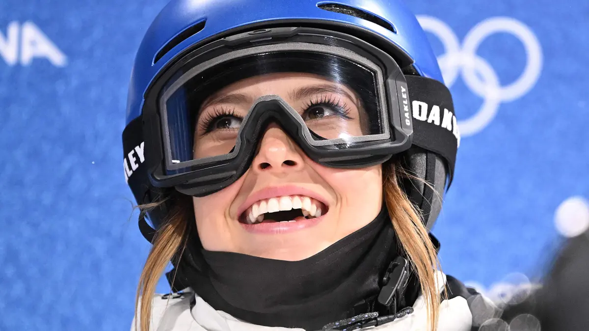 776394985: China's Gu Ailing Eileen reacts in the freestyle skiing women's freeski halfpipe qualification run 2 during the Milano Cortina 2026 Winter Olympic Games at Livigno Snow Park, in Livigno (Valtellina), on February 19, 2026. (Photo by Kirill KUDRYAVTSEV / AFP)