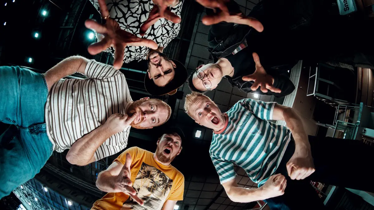 Mit Alphorn und Techno-Beat: Beim Ehinger Marktplatz Open Air treten am 6. Juni die Fäaschtbänkler auf.