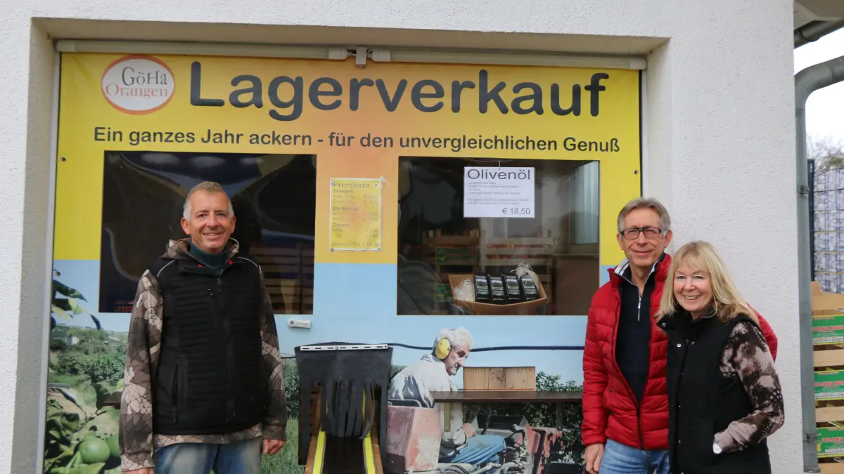 Die Familie Götz macht ihren Orangen-Handel aus Leidenschaft. (von links) Armin Götz, Edwin Götz und Elsbeth Götz