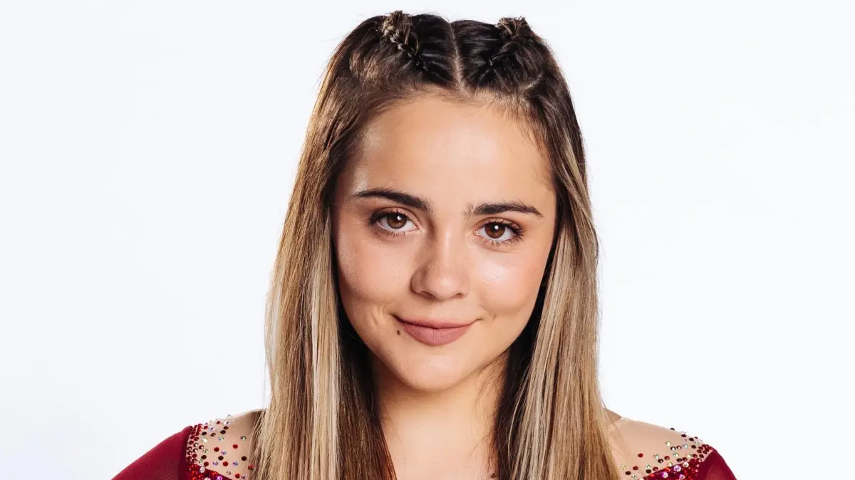 Valea (Antonia Kolano) bringt Joana (Josephine Martz) mit ihrem teuflischen Plan auf eine gefährliche Idee.