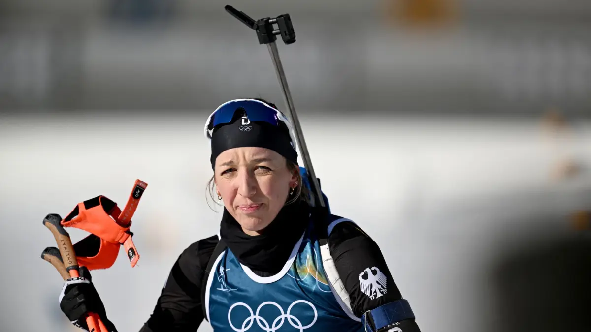 Olympische Winterspiele 2026: ARCHIV - 15.02.2026, Italien, Antholz: Olympia, Olympische Winterspiele Mailand Cortina 2026, Biathlon, Frauen, Verfolgung 10 Kilometer in der Anterselva Biathlon Arena, Franziska Preuss aus Deutschland. (zu dpa: «Biathletin Preuß beendet Karriere nach Olympia sofort») Foto: Hendrik Schmidt/dpa +++ dpa-Bildfunk +++