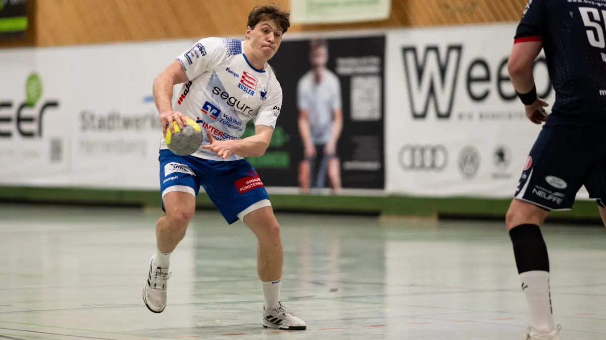Florian Pawelka und der TV Weilstetten möchten in der Handball-Oberliga bei der SG Heidelsheim bestehen