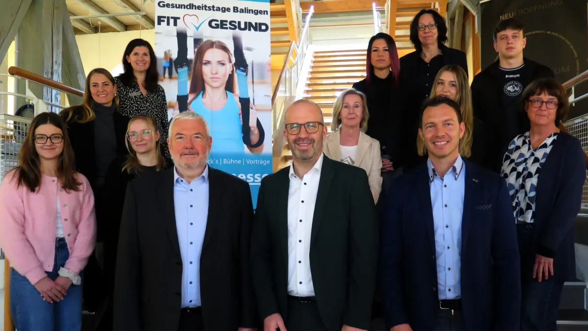 Bürgermeister Ermilio Verrengia (Mitte) und die verschiedenen Vertreterinnen und Vertreter freuen sich auf die Gesundheitstage in der Balinger Volksbankmesse.