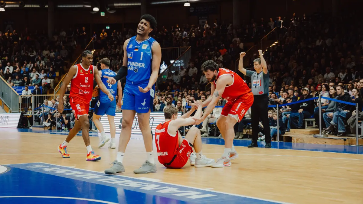 21.02.2026 BARMER 2. BBL - Pro A, 24. Spieltag, Hauptrunde, HAKRO Merlins Crailsheim vs. Artland Dragons, Saison 2025/ 2026: 7 Timo Lanmüller 1 Gabriel de Oliveira