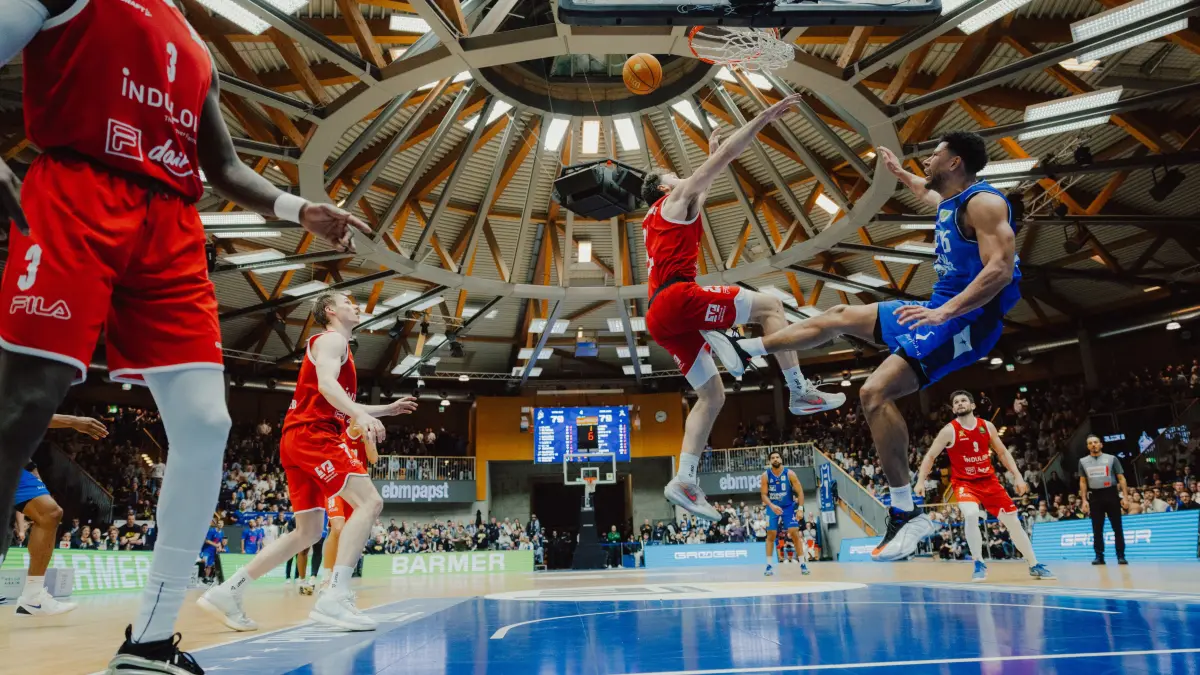 21.02.2026 BARMER 2. BBL - Pro A, 24. Spieltag, Hauptrunde, HAKRO Merlins Crailsheim vs. Artland Dragons, Saison 2025/ 2026: 25 Benjamin Burnham 26 Marvin Ogunsipe