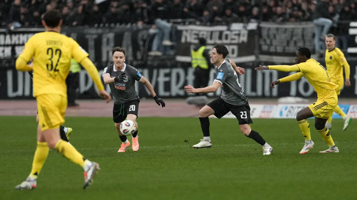 Fußball SSV Ulm gegen 1. FC Saarbrücken - Heimspiel