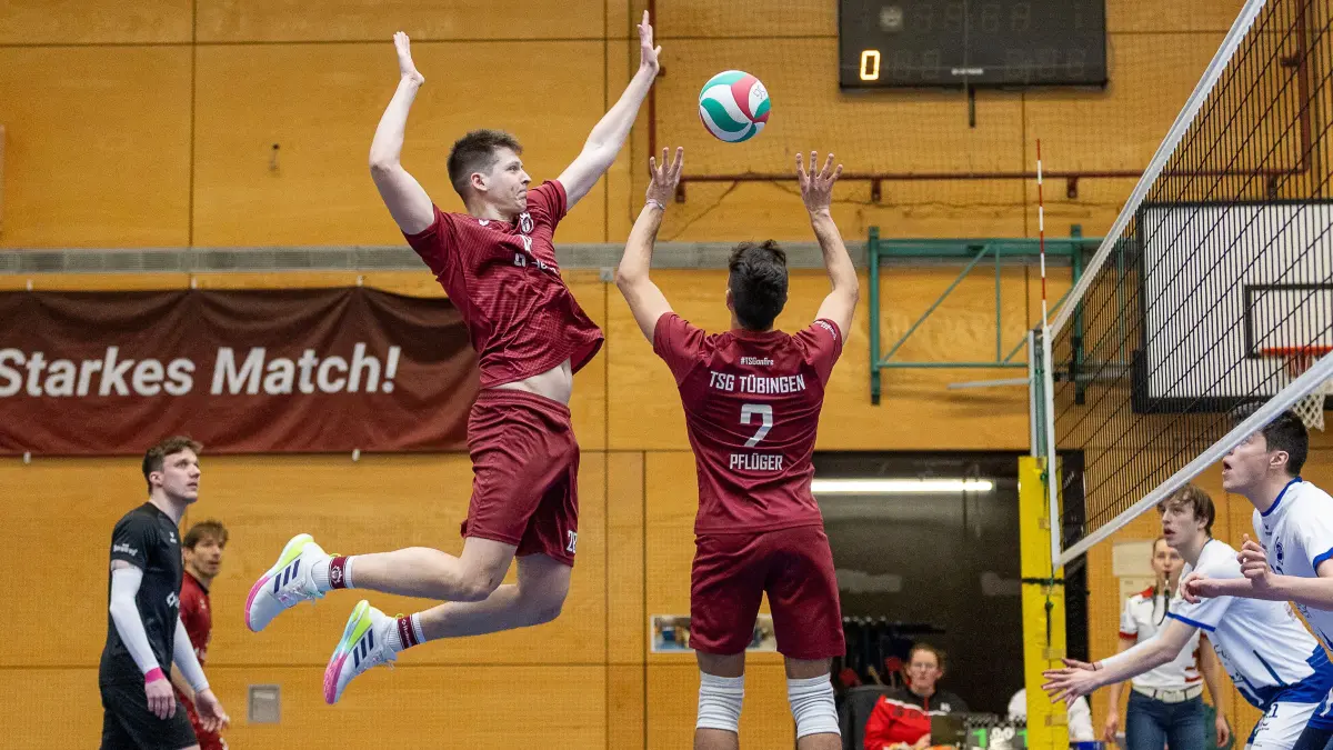 TSG Tuebingen vs. TG Schwenningen, Volleyball, Regionalliga Sued, Spielzeit 2025/2026, 22.02.2026: Till Johne (TSG Tübingen, #28), Fynn Pflüger (TSG Tübingen, #02)
TSG Tuebingen vs. TG Schwenningen, Volleyball, Regionalliga Sued, Spielzeit 2025/2026, 22.02.2026