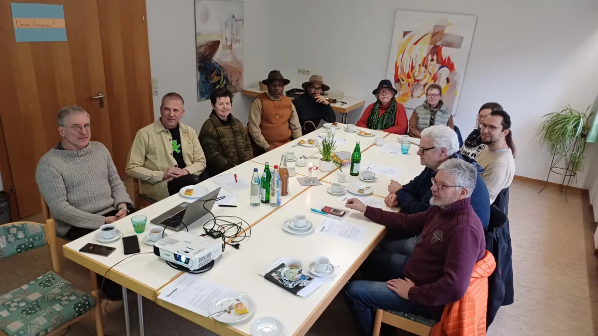 Interessierte Bürger zur ersten Versammlung des Repair-Cafes in Zwiefalten