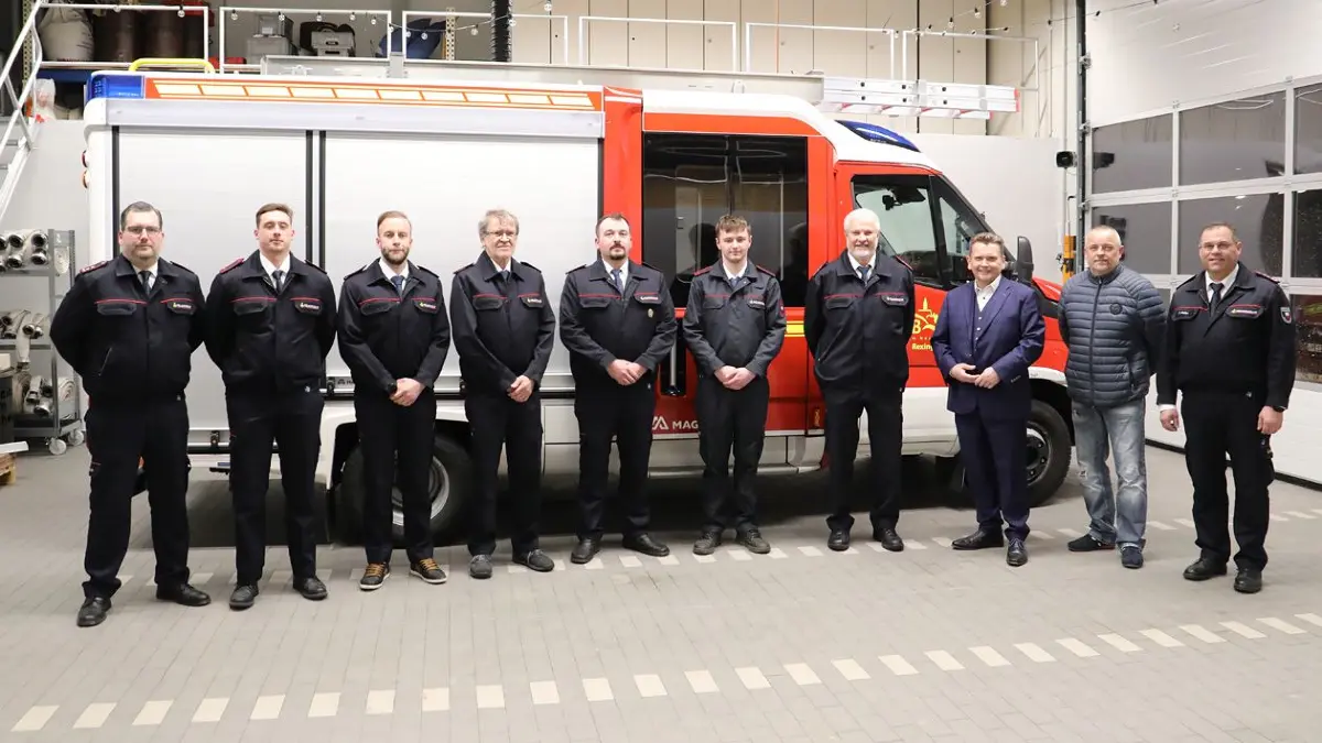 Ehrungen und Beförderungen bei der Rexinger Feuerwehr: Alexander Kohler und Lucas Distel wurden zu Feuerwehrmännern ernannt, Sascha Gekle zum Hauptfeuerwehrmann. Gekle und Florian Kaupp erhielten das Ehrenzeichen in Bronze für 15-jährigen Dienst. Frank Wunderlich wurde für sein 40-jähriges Engagement mit dem Ehrenzeichen in Gold geehrt. In besonderer Ausführung wurde das goldene Ehrenzeichen an Gebhard Sayer überreicht, der seit 50 Jahren im Dienst der Feuerwehr steht.