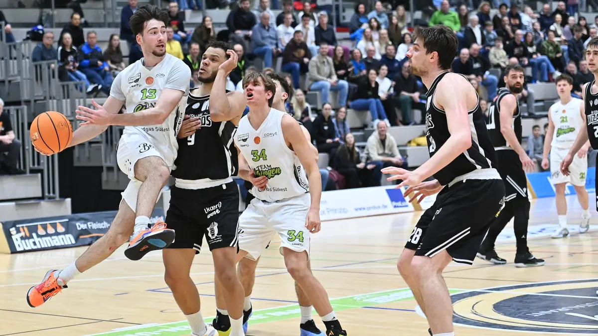 Team Ehingen Urspring - KIT College Wizards Karlsruhe Basketball Regionalliga Kaloyan Lozanov