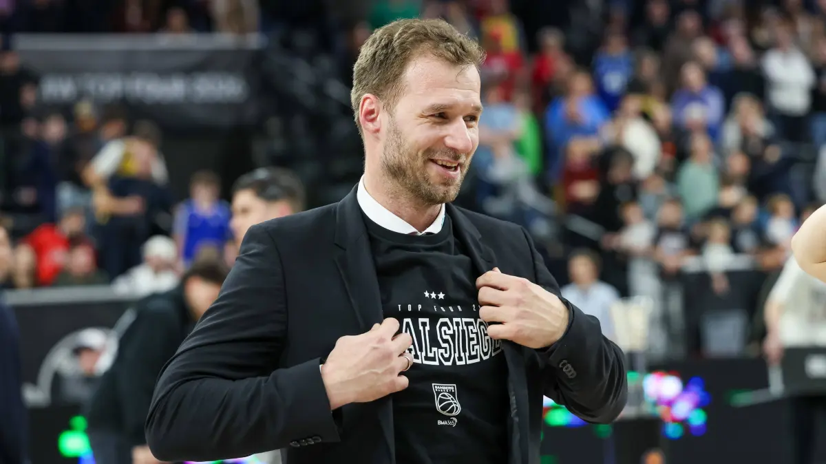 GER, BMA365 Bamberg Baskets vs. Alba Berlin, Basketball, BBL Pokal, BMW TOP FOUR, Finale, Saison 2025/2026, 22.02.2026: Anton Gavel BMA365 Bamberg Baskets, Cheftrainer, Freude, Emotionen, GER, BMA365 Bamberg Baskets vs. Alba Berlin, Basketball, BBL Pokal, BMW TOP FOUR, Finale, Saison 2025/2026, 22.02.2026, GER, BMA365 Bamberg Baskets vs. Alba Berlin, Basketball, BBL Pokal, BMW TOP FOUR, Finale, Saison 2025/2026, 22.02.2026 Muenchen *** Anton Gavel BMA365 Bamberg Baskets, Head Coach, Joy, Emotions, GER, BMA365 Bamberg Baskets vs Alba Berlin, Basketball, BBL Cup, BMW TOP FOUR, Final, Season 2025 2026, 22 02 2026, GER, BMA365 Bamberg Baskets vs Alba Berlin, Basketball, BBL Cup, BMW TOP FOUR, Final, Season 2025 2026, 22 02 2026 Muenchen Copyright: xEibner-Pressefoto/JennixMaulx EP_JML