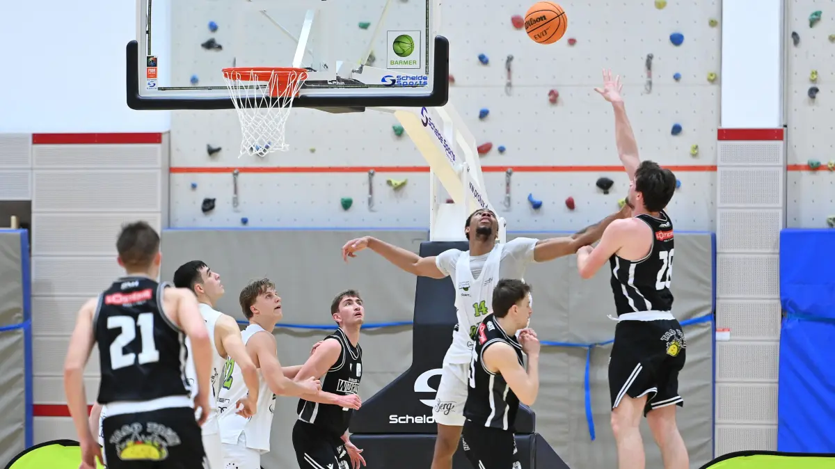 Team Ehingen Urspring - KIT College Wizards Karlsruhe Basketball Regionalliga Tremere Brown