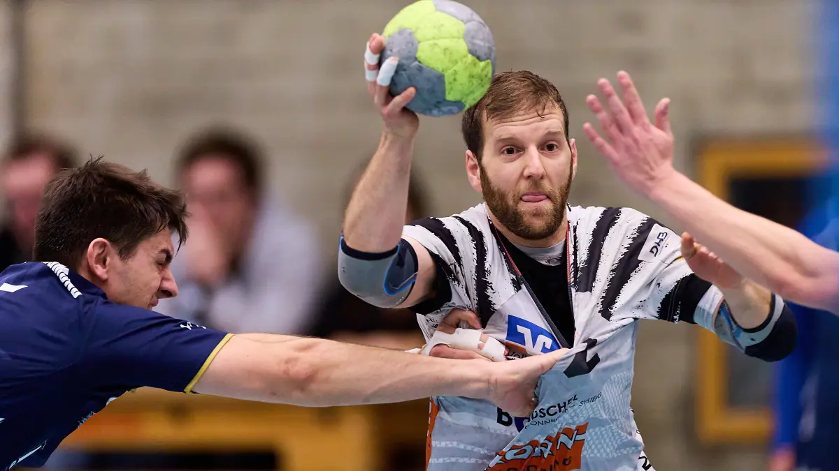 Der Fokus stimmt: Julian Thomann erzielte 14 Tore und hatte damit maßgeblichen Anteil am Auswärtserfolg der HSG Albstadt bei der SG Weinstadt. ⇥Foto: Eibner-Pressefoto/Oelze-de Stoppany