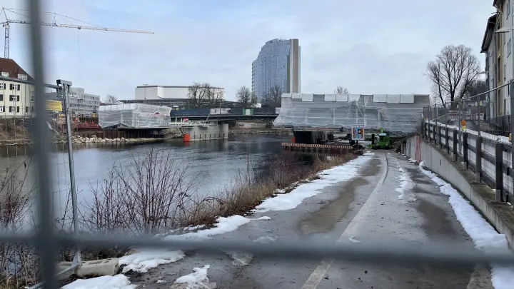 Warum die Brückenbauer jetzt auch sonntags arbeiten