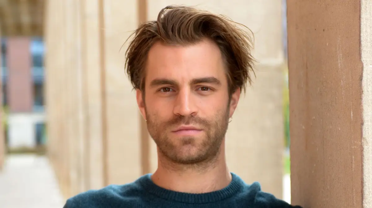 Julian Gerner (Onno Buß) hat noch Gefühle für Maren.