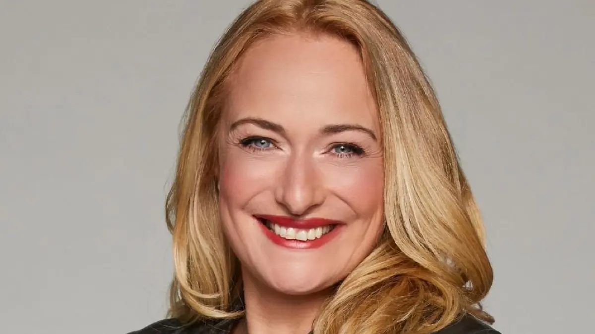 Maren (Eva Mona Rodekirchen) bekommt einen Serienliebling nicht mehr aus dem Kopf.