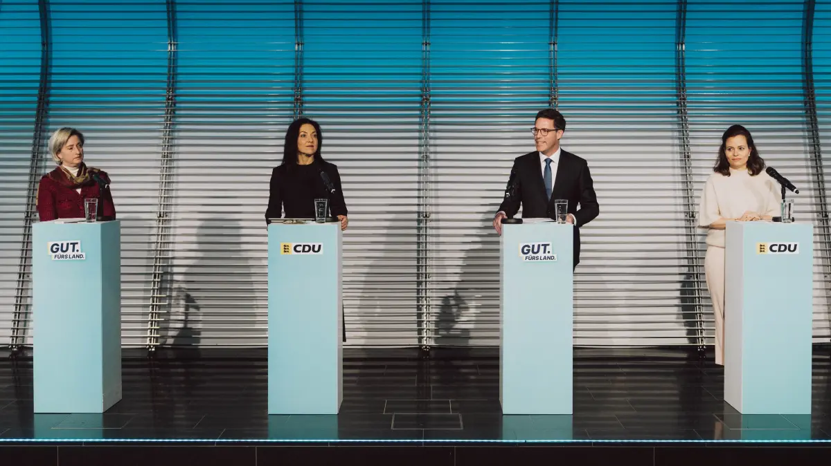 Landeswirtschaftsministerin Nicole Hoffmeister-Kraut, Bundeswirtschaftsministerin Katherina Reiche, CDU-Spitzenkandidat Manuel Hagel und Grupp-Mitgeschäfsführerin Bonita Grupp) (v.l.n.r.)