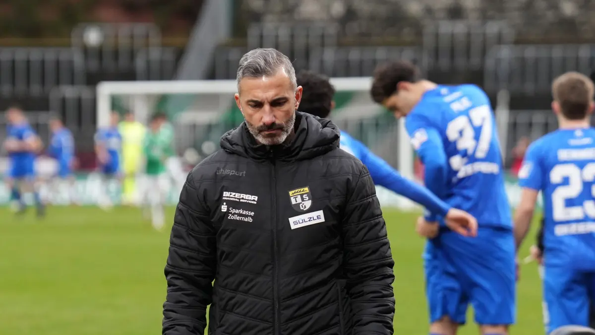 Regionalliga Südwest | Saison 2025/26 | 21. Spieltag:
FC 08 Homburg (grün-weiß) gegen TSG Balingen (blau-blau)
Im Bild: Murat Isik