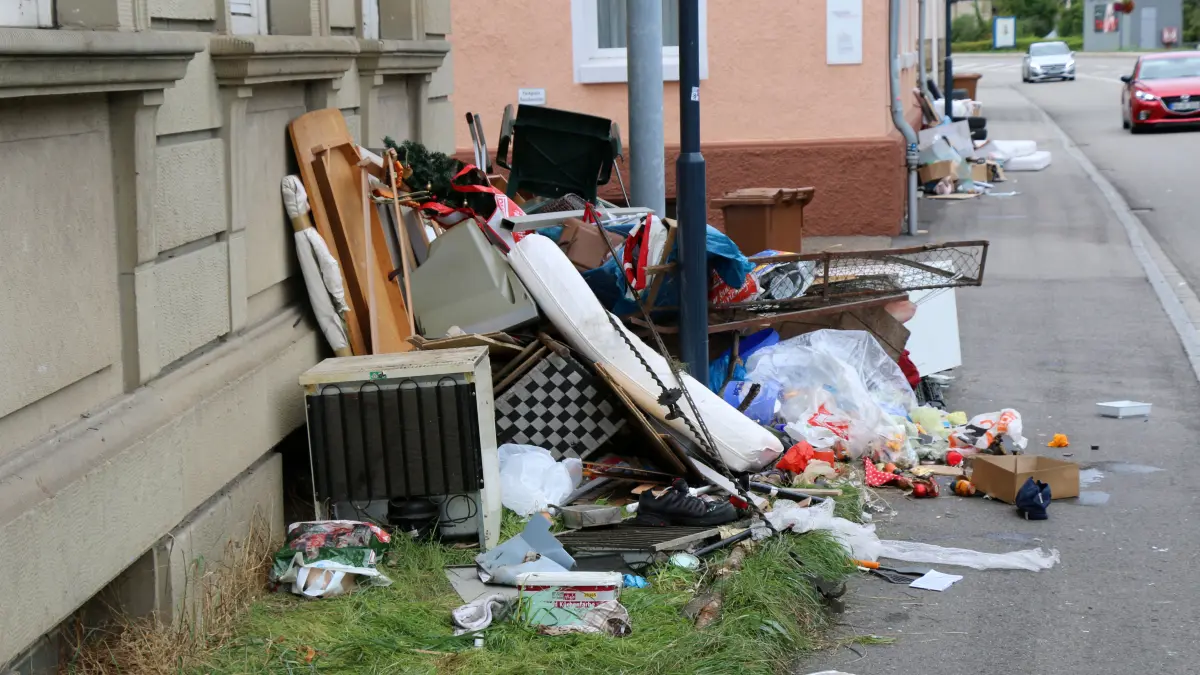 (ohne Überschrift): Vorsicht: Dieses Foto ist möglicherweise nur für den einstigen Verlag Schwäbisches Tagblatt verwendbar. Sperrmüll Dammstraße