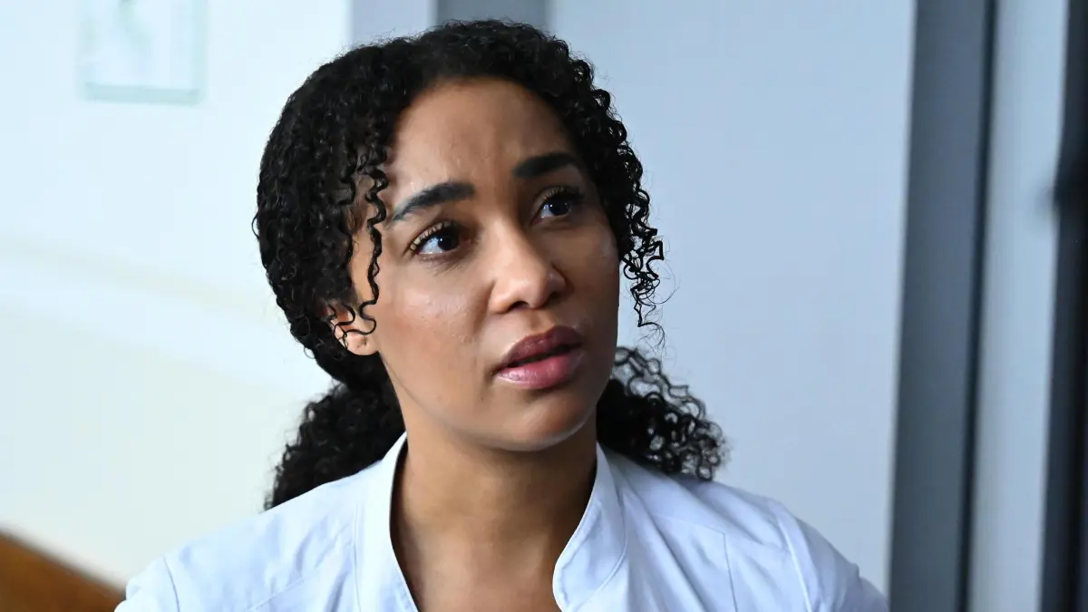 Imani (Féréba Koné) ist sicherlich auch nicht begeistert über den Ausfall von AWZ.