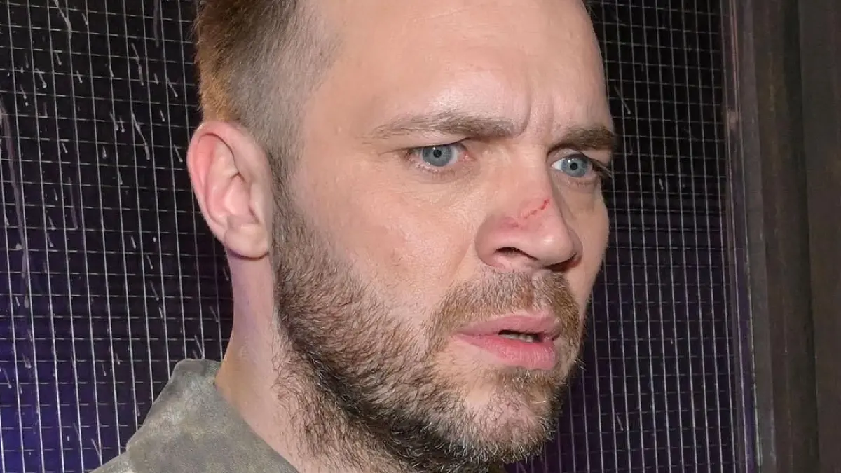 Erik (Patrick Heinrich) wird von Toni (Olivia Marei) mit ihrer neuesten Entdeckung konfrontiert.