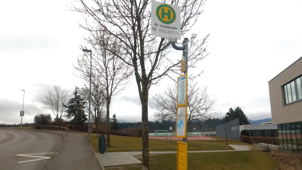 Die Bushaltestelle Lisztstraße