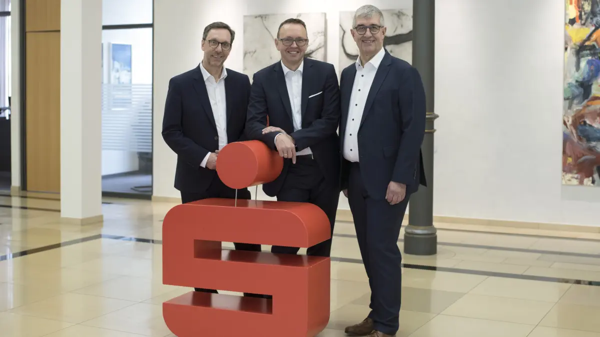 Vorstandsmitglied Michael Beck, Vorstandsvorsitzender Tobias Leu und Vorstandsmitglied Klaus Ehrmann (von links) setzen auf Teamwork, um die Sparkasse Schwäbisch Hall-Crailsheim weiterhin auf Erfolgskurs zu halten.