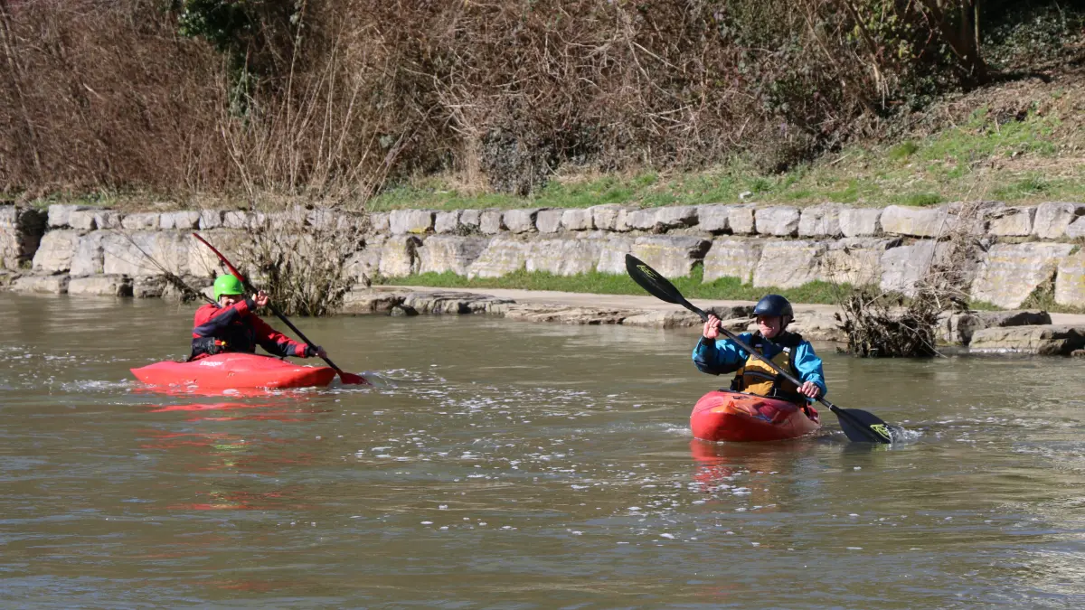 Frank Leonhardt (links) und Thomas Daumüller fahren auch gerne auf dem Neckar.