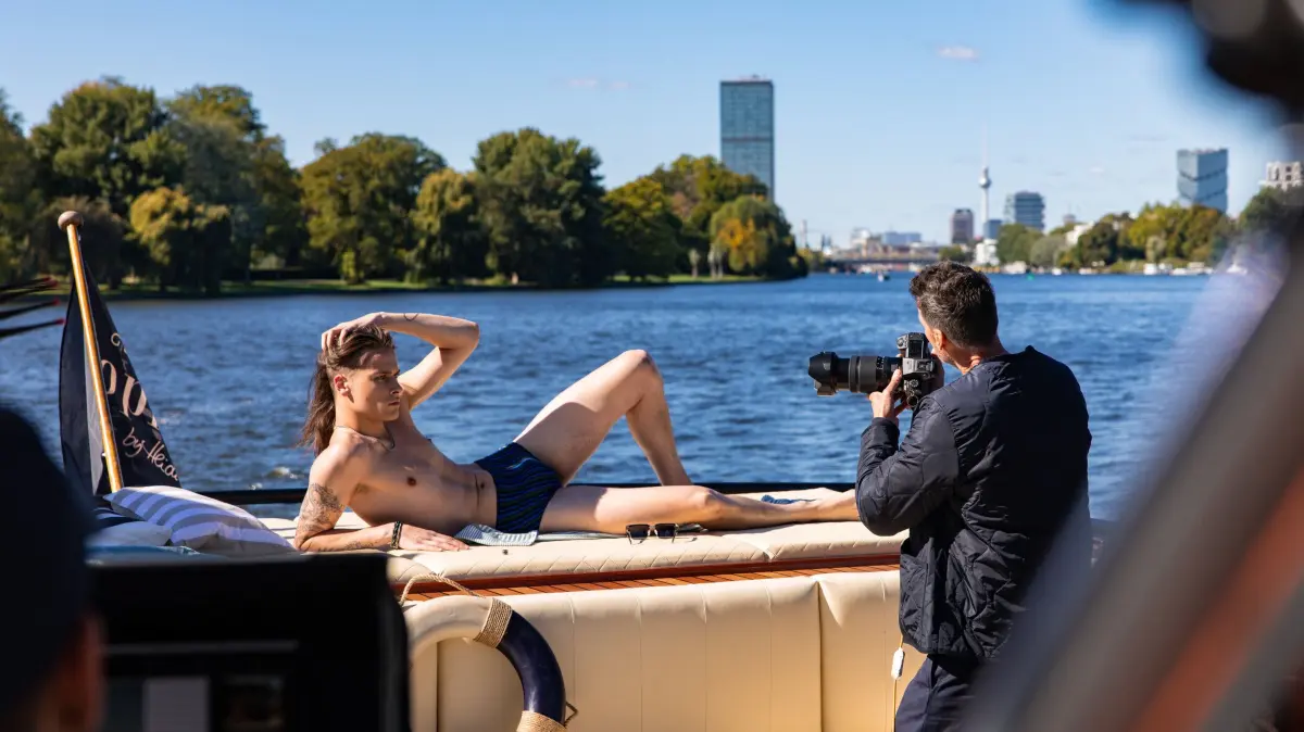 Kandidat Louis gibt beim Shooting mit Fotograf Andreas Ortner alles.
