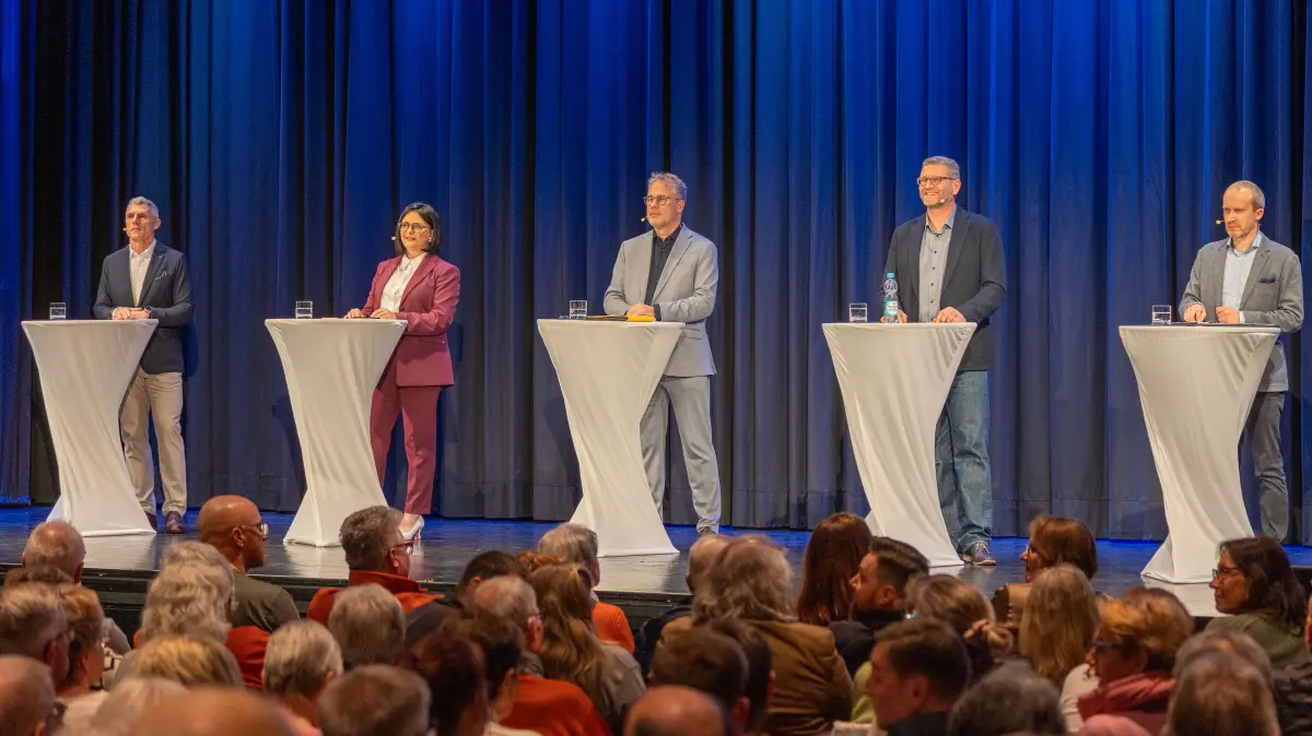 Andreas Cerrotta, Anja Sauer, Oliver Marzian, Uwe Reik, Ralph Kraus
OB-Wahl Eislingen - Kandidatenvorstellung, Stadthalle Eislingen, Kronenplatz, 73054 Eislingen, 24.02.2026 - 18:30 Uhr,
Foto: PhotoPeet / Event- & Sportfotografie / Peter Harich