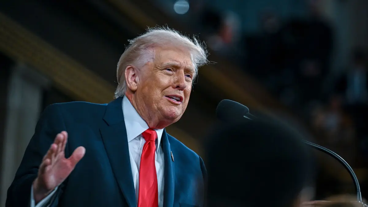 Rede zur Lage der Nation - USA: 24.02.2026, USA, Washington: US-Präsident Donald Trump hält die Rede zur Lage der Nation vor einer gemeinsamen Sitzung des Kongresses im US-Kapitol. Foto: Kenny Holston/Pool The New York Times/AP/dpa +++ dpa-Bildfunk +++