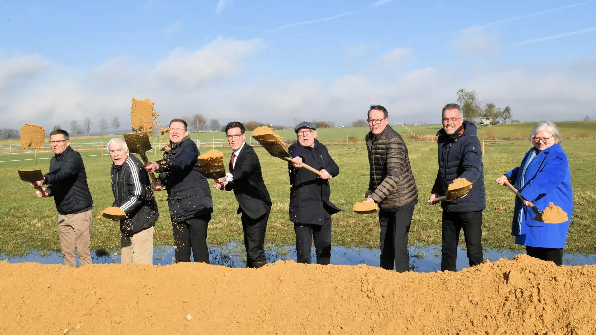 Endlich geht es los: Mit der Ortsumfahrung für Rißtissen wird begonnen. Bis 2028 sollen die Bauarbeiten voraussichtlich andauern.