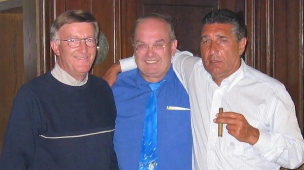 Manfred Setzer und Hans Weiss bei Rudi Assauer (von links) auf Schalke