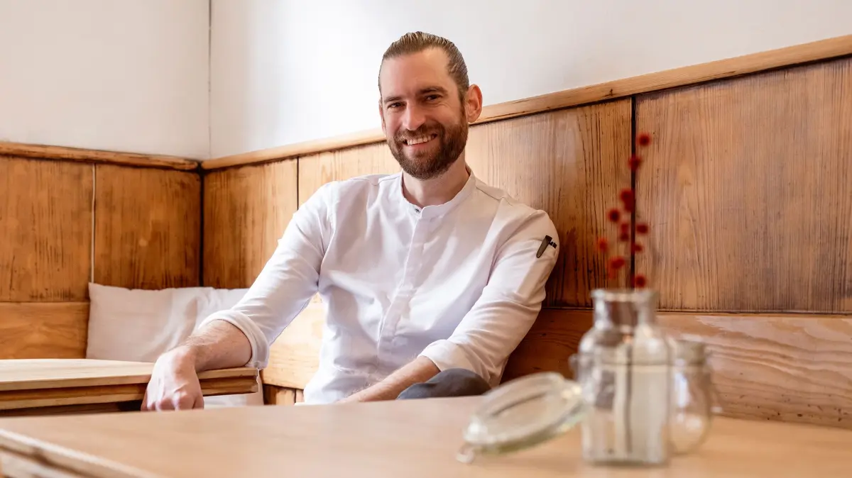 Lu Patscheider, der Betreiber des Ulmer "Virtshaus" ist seit vielen Jahren überzeugter Veganer. Auch auf Social Media lebt er den fleischlosen Genuss.