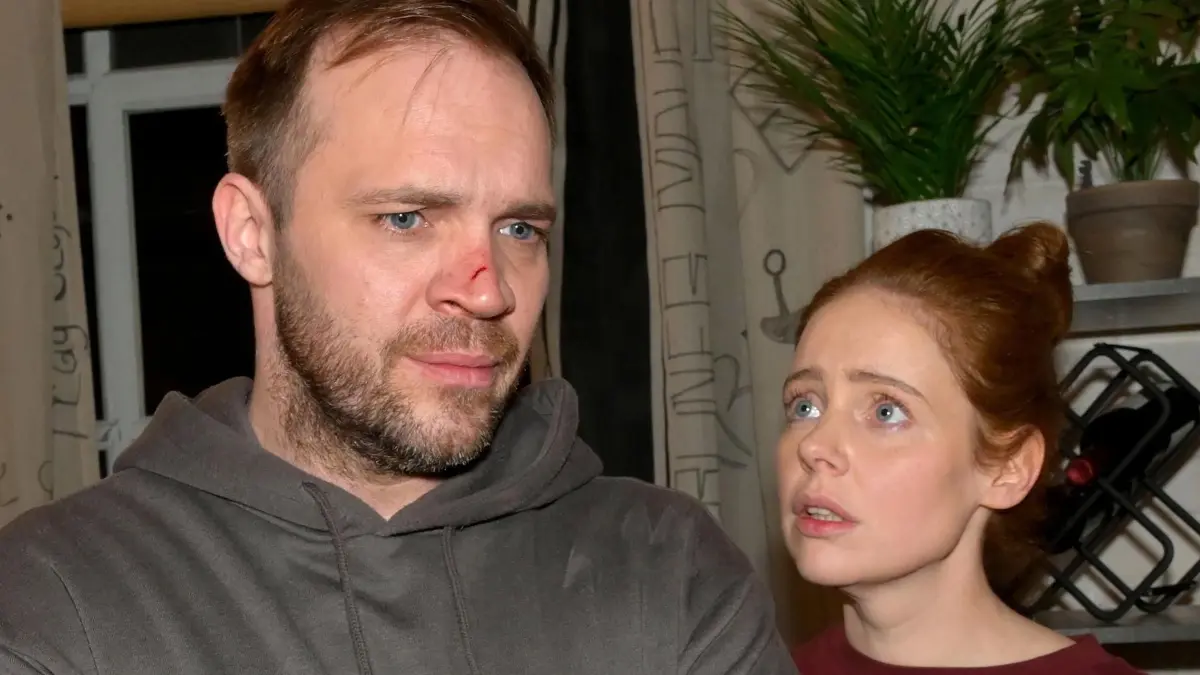 Erik (Patrick Heinrich) und Toni (Olivia Marei) droht das Ehe-Aus.