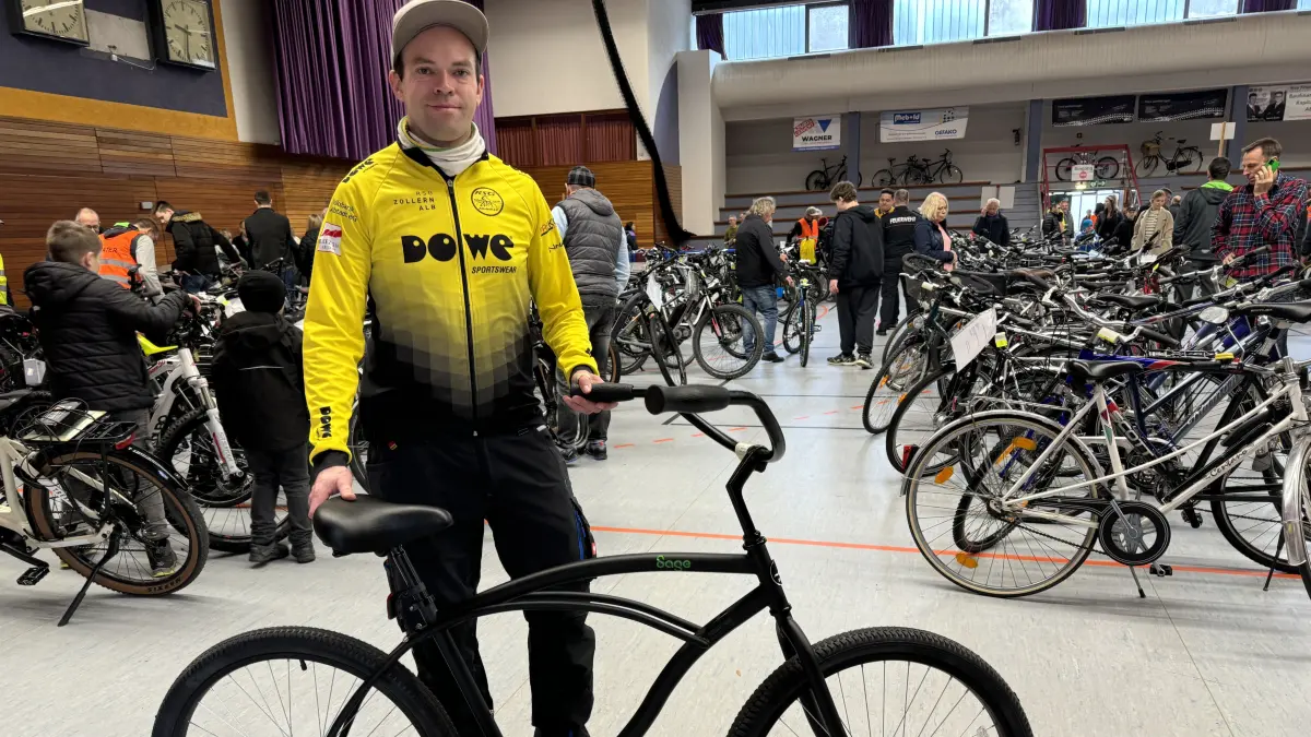 Daniel Leidereiter, bei der RSG Zollern-Alb `82 Albstadt Vizevorsitzender des Breitensports, hat schon in den vorigen Fahrradbörsen die Kunden beraten.