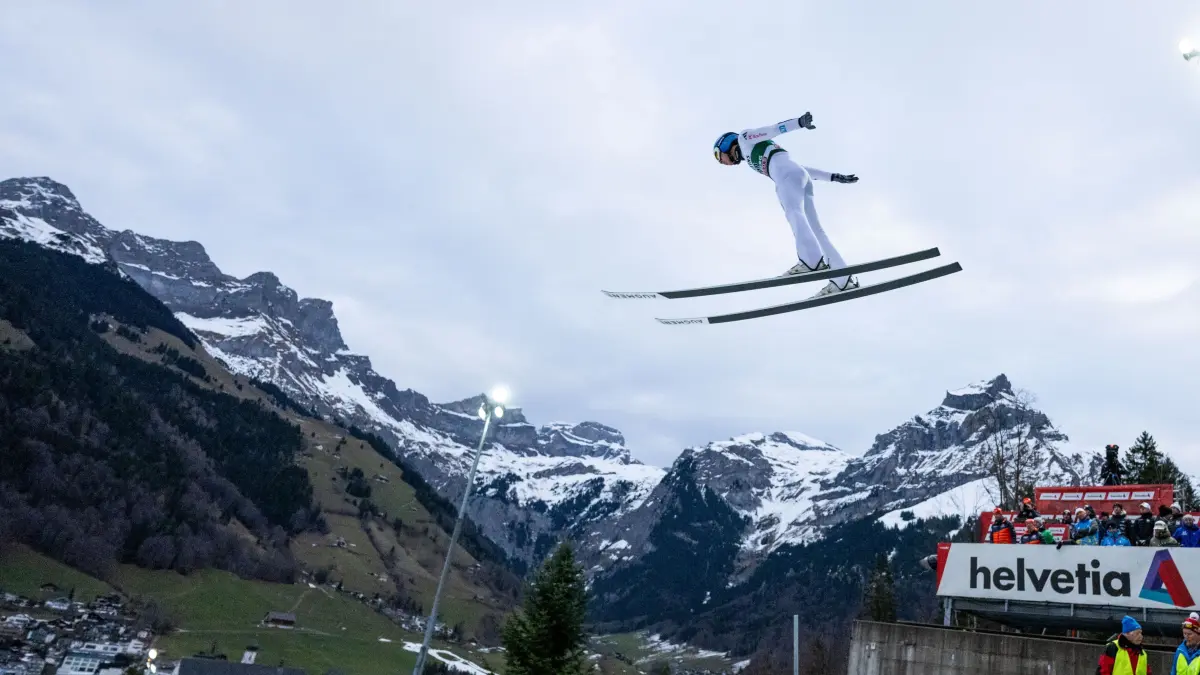 ROTH Luca (Deutschland, SV Messstetten) beim Absprung,
SUI, FIS Skisprung Weltcup Engelberg, Qualifikation Gross-Titlis-Schanze, Herren, Saison 2025/2026, 19.12.2025
Foto: Eibner-Pressefoto/Michael Memmler
