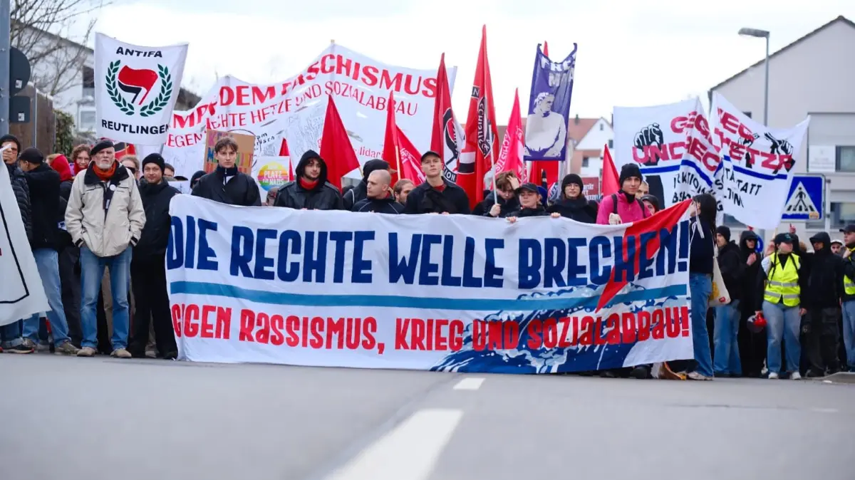 Björn Höcke, Vorsitzender der AfD Thüringen, kommt am Samstag, 28. Februar, auf Einladung des AfD-Kreisverbands Reutlingen nach Rommelsbach. Viele Gegendemonstranten sind Stunden vorher bereits vor Ort.
