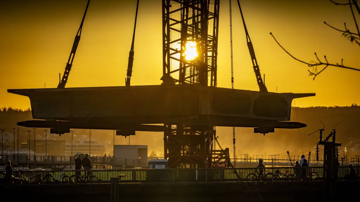 380 Tonnen in der Abendsonne.