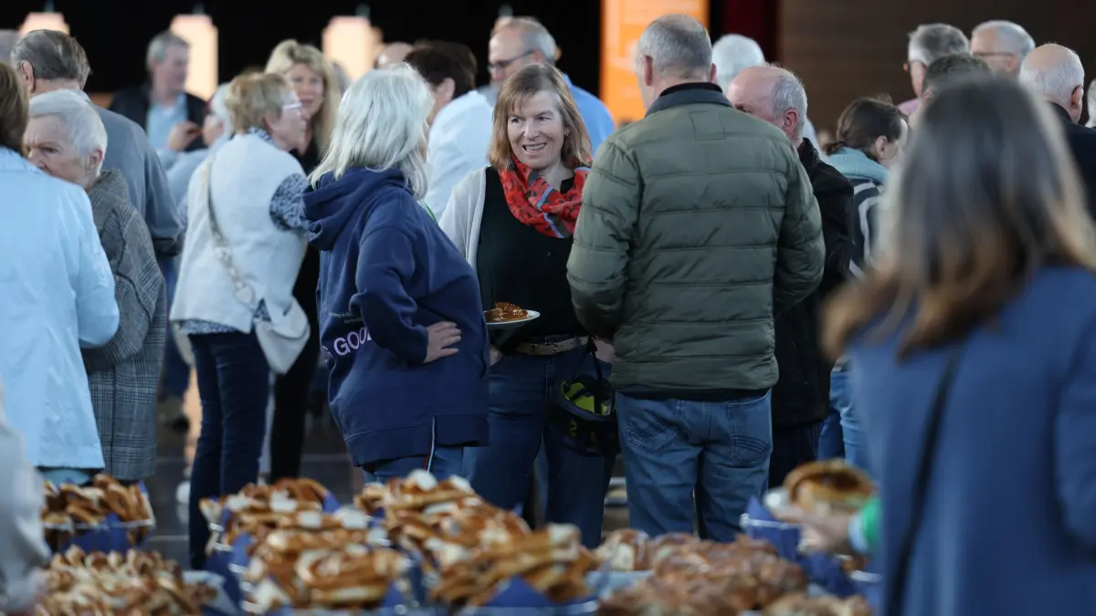 Wahlfrühstück Dettingen Schillerhalle