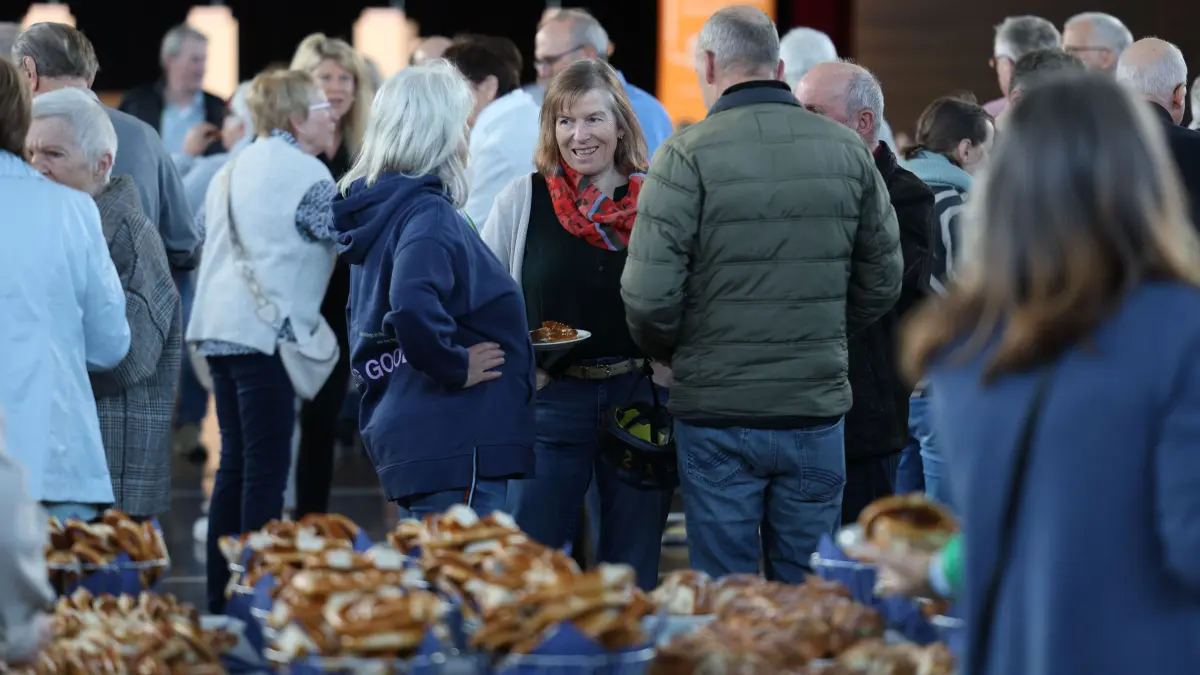 Wahlfrühstück Dettingen Schillerhalle