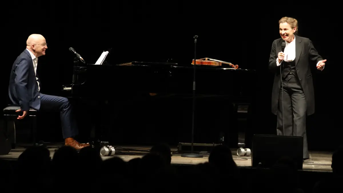 Tina Teubner (und Ben Süverkrüp) mit "Wenn du mich verlässt, komm ich mit!" (Kabarett & Lieder), GP, Altes E-Werk