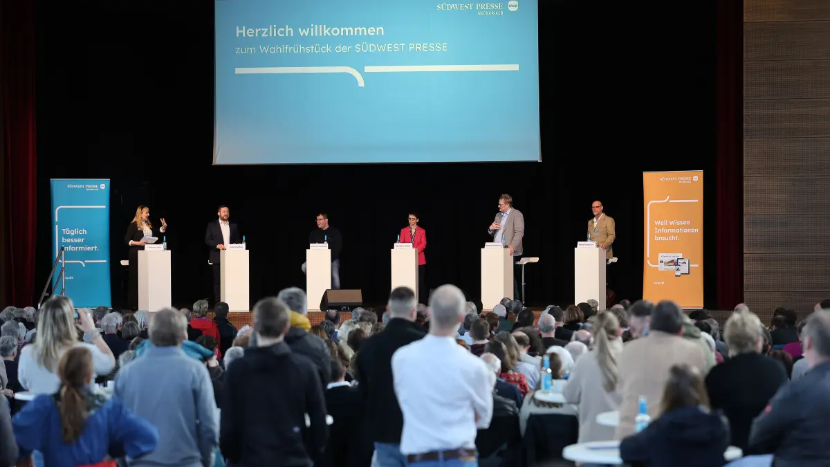 Wahlfrühstück Südwest Presse Dettingen Schillerhalle Bürgermeisterwahl Dettingen