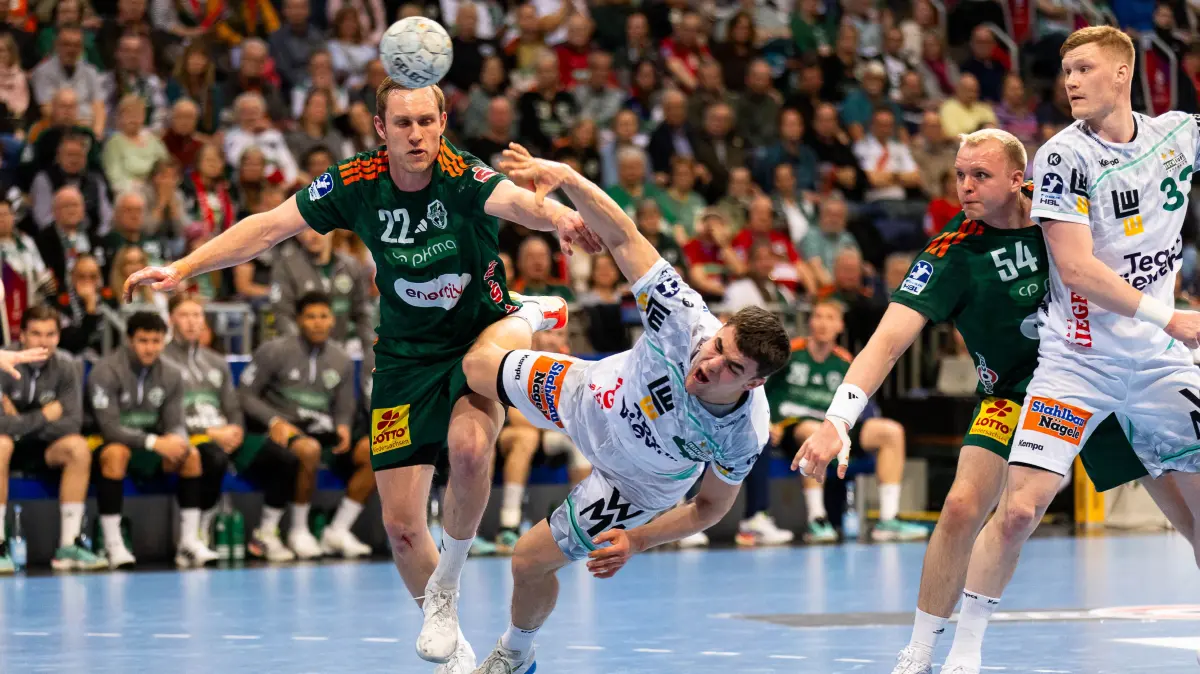 GER, TSV Hannover-Burgdorf vs. FRISCH AUF! Goeppingen, Handball, Bundesliga, 23. Spieltag, Spielzeit 2025/2026, 01.03.2026,: Elias NEWEL (FRISCH AUF! Goeppingen, #40) erzielt ein Tor, Aktion, Torwurf
GER, TSV Hannover-Burgdorf vs. FRISCH AUF! Goeppingen, Handball, Bundesliga, 23. Spieltag, Spielzeit 2025/2026, 01.03.2026,
Foto: Eibner-Pressefoto/Oliver Schmidt