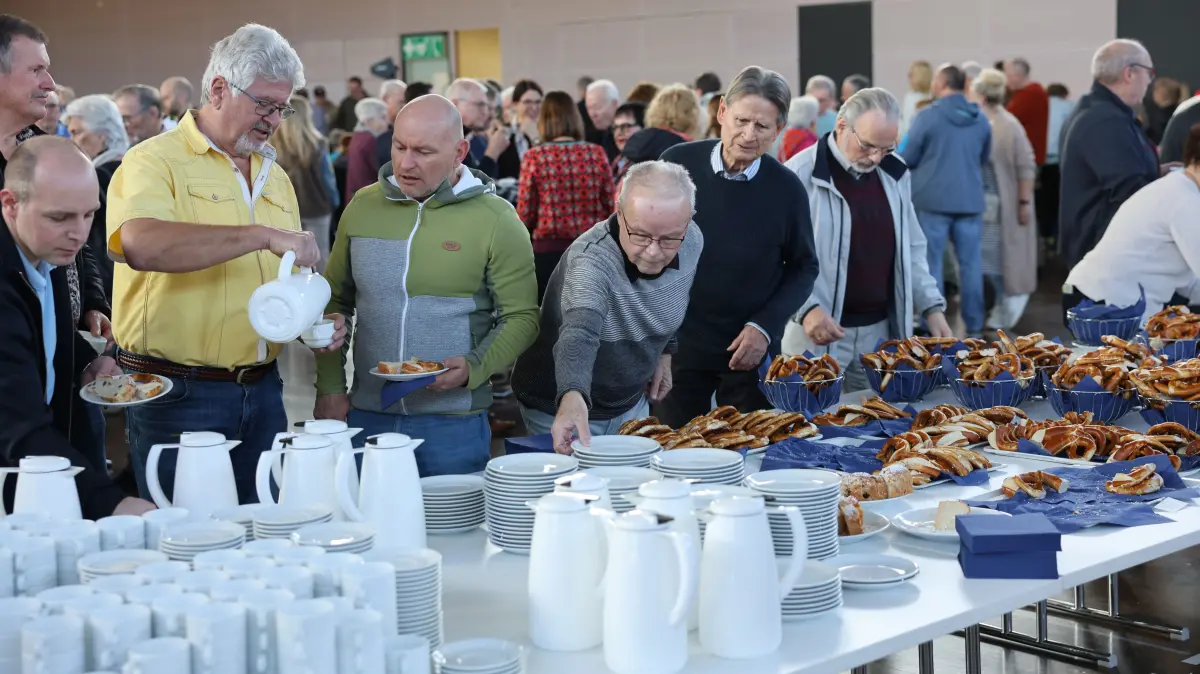 Wahlfrühstück Dettingen Schillerhalle