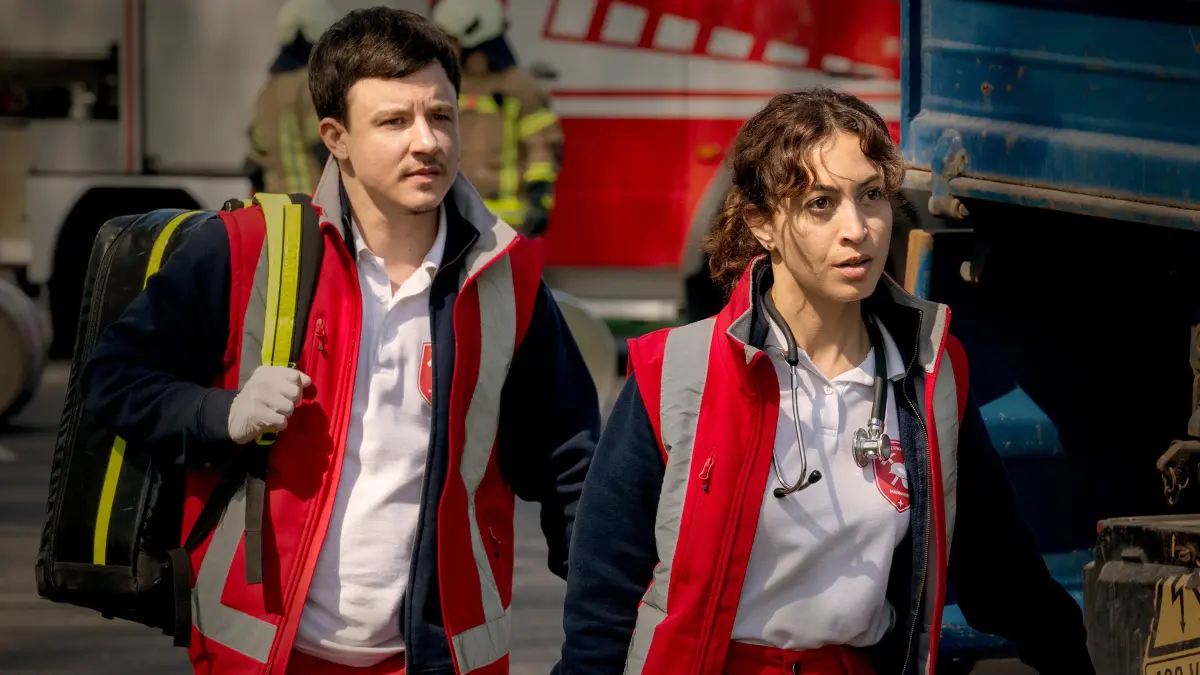 In „Die Notärztin“ hilft Dr. Nina Haddad (Sabrina Amali) Menschen in Not.