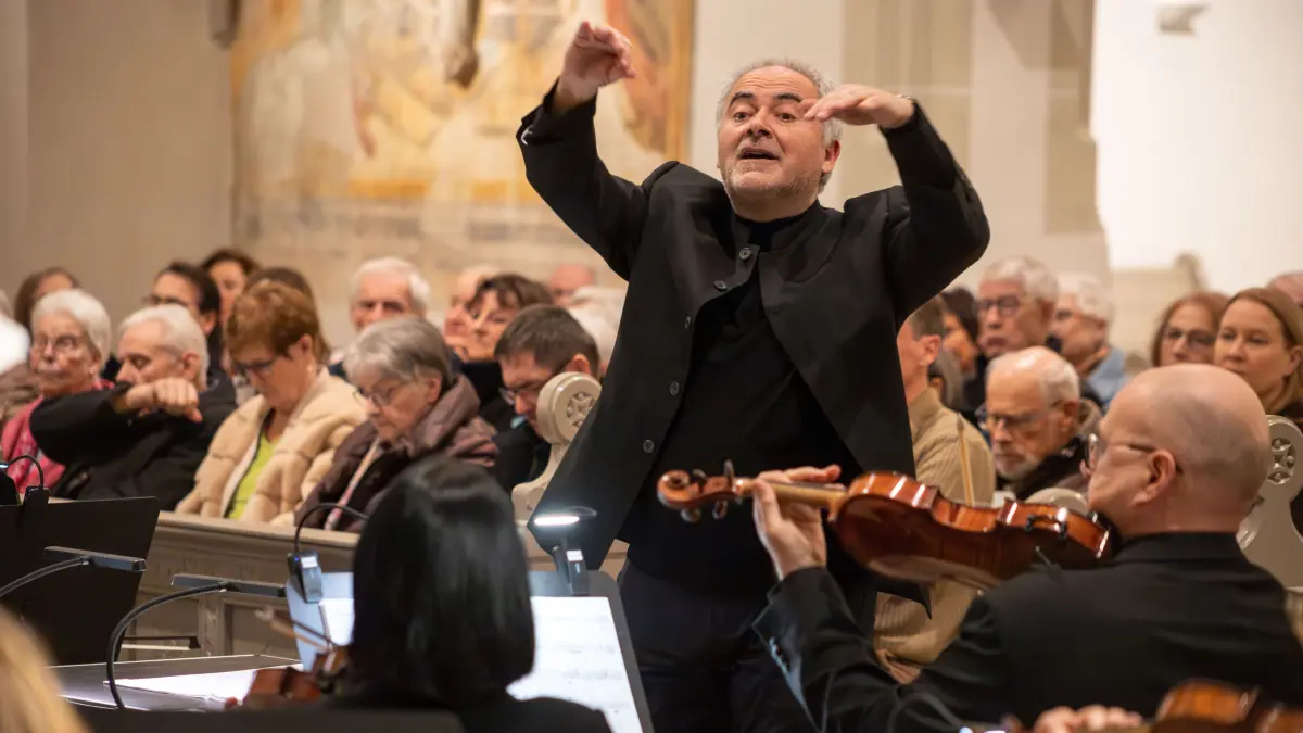Requiem Novum von Marten Jansson, Benefizkonzert des Rotary-Clubs Göppingen-Stauferland zugunsten der NWZ-Aktion "Gute Taten", Oberhofenkirche